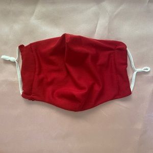 Face mask in color red